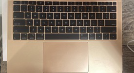 Good
													MacBook Air 2019 - 13" - I5, Gold, 128 GB, 8 GB, photo 3 of 10