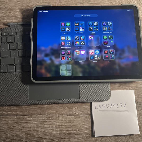 Apple iPad Air 5th Gen - Wi-Fi, 64 GB, Gray, A2588