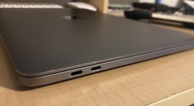 Good
													MacBook Pro 2017 (With Touch Bar) - 13" - I7, Gray, 512 GB, 16 GB, photo 4 of 14