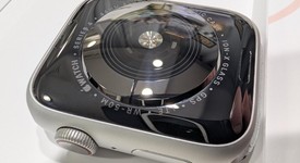 Good
													Apple Watch Series 4 44mm - Unlocked, Silver, A1976 - Cellular, Aluminum, photo 4 of 10