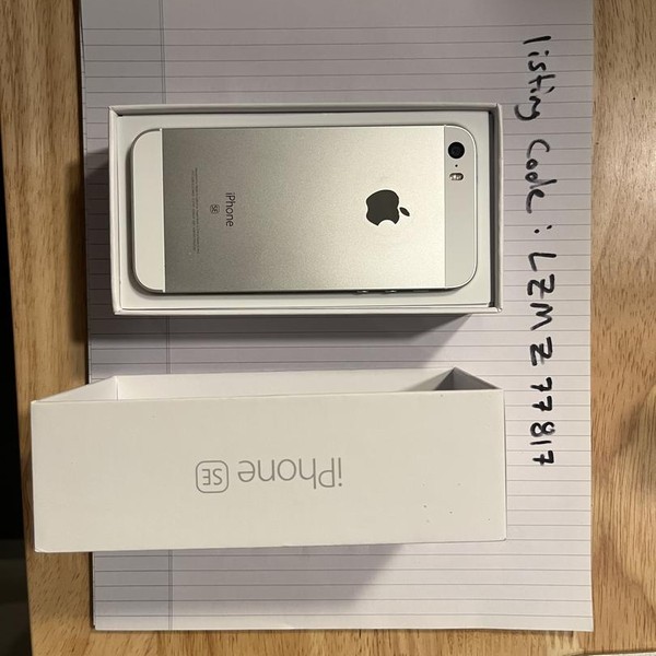 Apple iPhone SE 1st Gen 2016 - Unlocked, 64 GB, Silver, A1662