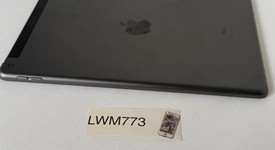 Good
													Apple iPad 9th Gen - Unlocked, Gray, 64 GB, A2603, photo 4 of 8
