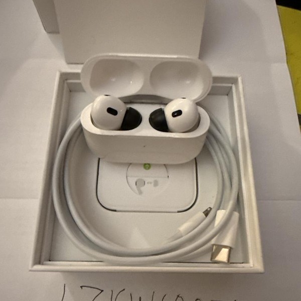 Apple AirPods Pro 2 - Lightning