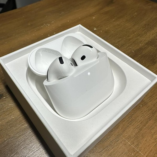 Apple AirPods (4th Gen) - Active Noise Cancellation