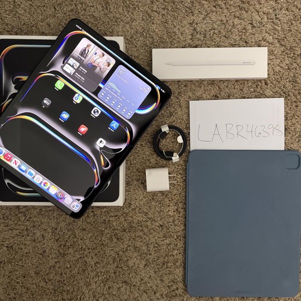 Apple iPad Pro 13 inch (M5) 2025 - Wi-Fi, 256 GB, Space Black, Apple M5 9-Core, A3360, Standard Glass