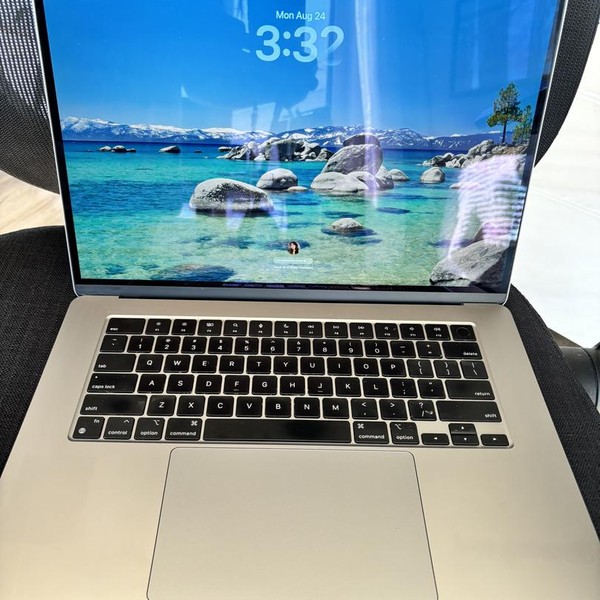 MacBook Air 2023 (M2) - 15 inch - 512 GB, Silver, 8 GB, Apple M2