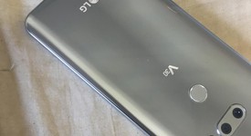 Fair
													LG V30 - Verizon, Silver, 64 GB, VS996, photo 4 of 7