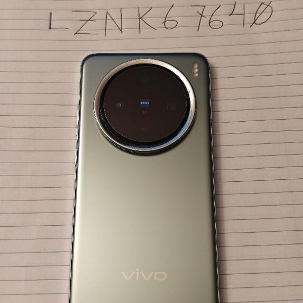 Vivo X200 - Unlocked Non-US, 512 GB, Green, 16 GB