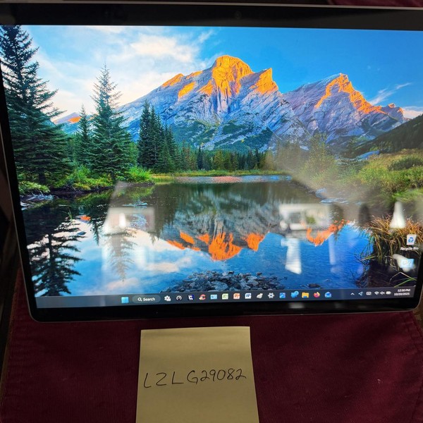 Microsoft Surface Pro 8 - I7, Platinum, 1 TB, 16 GB