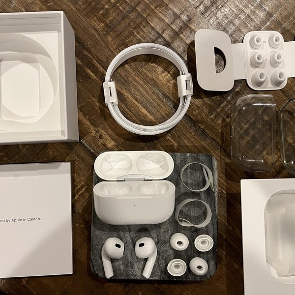 Apple AirPods Pro 2 - USB-C