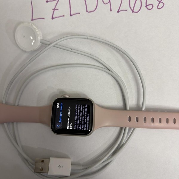 Apple Watch SE 2nd Gen 40mm - Unlocked, Silver, A2726 - Cellular, Aluminum