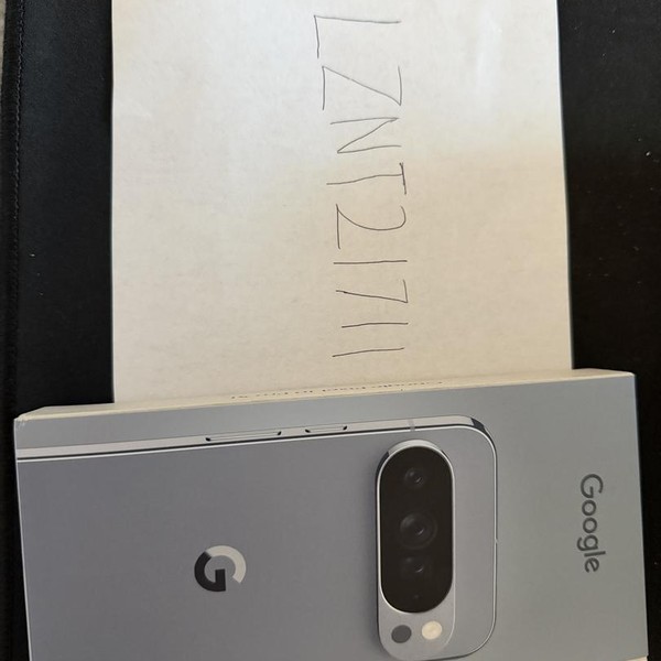 Google Pixel 10 Pro XL - Unlocked, 256 GB, Moonstone, GUL82