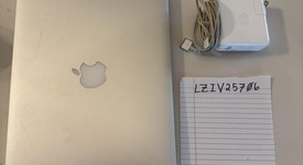 Good
													MacBook Pro 2015 (Retina) - 13" - Silver, 1 TB, 8 GB, photo 2 of 7