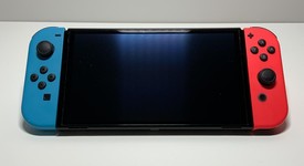 Good
													Nintendo Switch - OLED - Red & Blue, 64 GB, photo 3 of 9