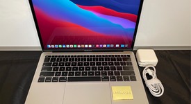 Good
													MacBook Air 2019 - 13" - I5, Silver, 256 GB, 16 GB, photo 3 of 9