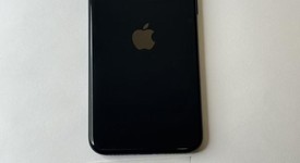 Good
													Apple iPhone SE 2nd Gen 2020 - Unlocked, Black, 128 GB, A2275, photo 2 of 8