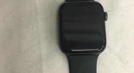 Good
													Apple Watch SE 1st Gen 44mm - Unlocked, Gray, A2354 - Cellular, Aluminum, photo 4 of 6