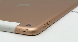 Good
													Apple iPad 7th Gen - Unlocked, Gold, 32 GB, A2200, photo 4 of 8