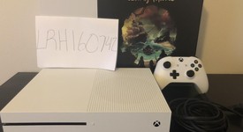 Mint
													Xbox One S (2016) - White, 1 TB, photo 1 of 4