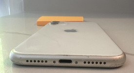 Fair
													Apple iPhone 11 - Unlocked, White, 128 GB, A2111, photo 4 of 8
