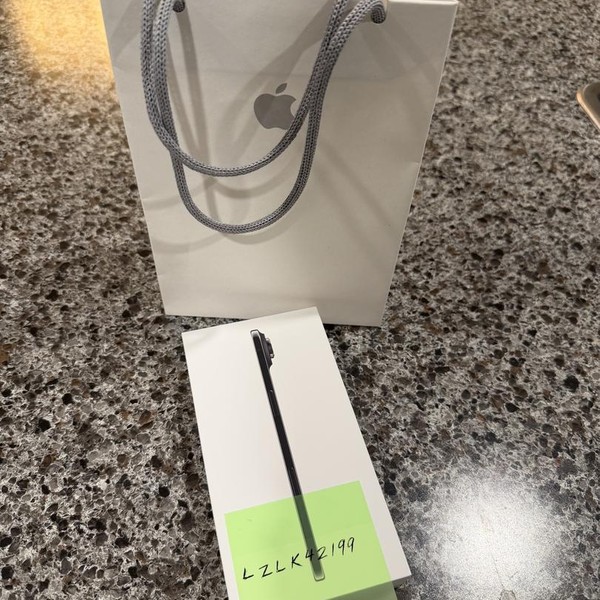 Apple iPhone Air - Unlocked, 256 GB, Space Black, A3260