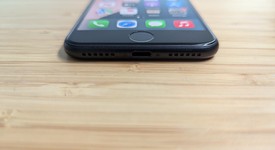 Good
													Apple iPhone SE 3rd Gen 2022 - Unlocked, Midnight, 64 GB, A2595, photo 3 of 14