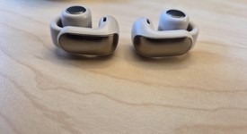 Used
													Bose Ultra Open Earbuds - White Smoke, photo 5 of 9