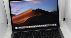 Fair
													MacBook Pro 2017 (With Touch Bar) - 13" - Gray, 512 GB, 8 GB, photo 3 of 10