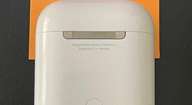 Used
													Apple AirPods 2nd Gen - Lightning Case, photo 3 of 6
