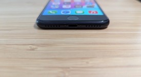 Good
													Apple iPhone SE 3rd Gen 2022 - Unlocked, Midnight, 64 GB, A2595, photo 3 of 13