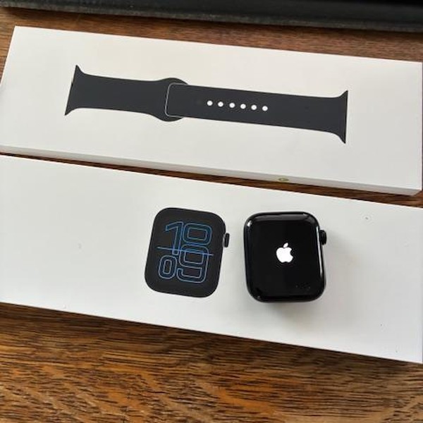 Apple Watch SE 3rd Gen 40mm - Unlocked, Midnight, A3326 - Cellular