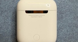 Used
													Apple AirPods 2nd Gen - Lightning Case, photo 3 of 4