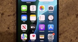 Good
													Apple iPhone 13 Pro Max - Unlocked, Green, 128 GB, A2484, photo 3 of 9