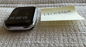 Good
													Apple Watch Series 5 44mm - Unlocked, Silver, A2095 Cellular, Stainless Steel, photo 3 of 7