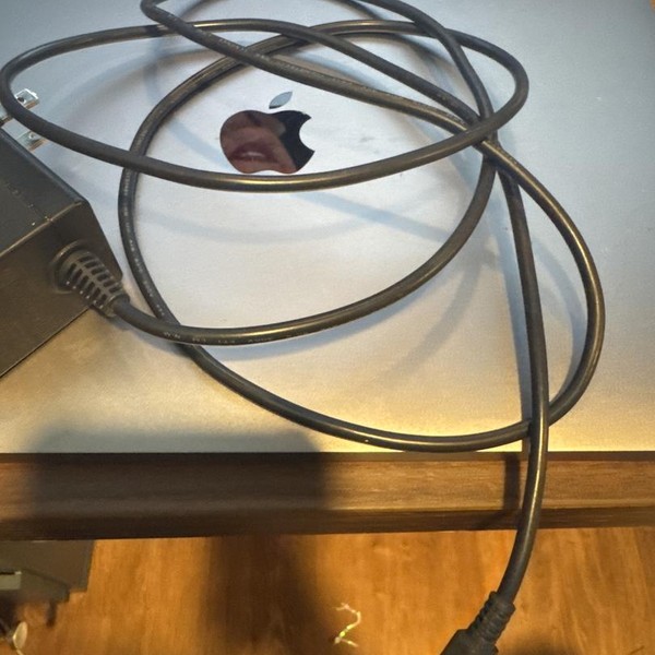 MacBook Pro 2017 (No Touch Bar) - 13 inch - 256 GB, Gray, 8 GB, Intel Core i5