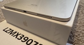 Mint
													Apple iPad Air 5th Gen - Wi-Fi, Starlight, 256 GB, A2588, photo 5 of 10