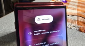 Mint
													Motorola Razr Ultra (2025) - Unlocked, PANTONE Rio Red, 512 GB, 16 GB, photo 2 of 5