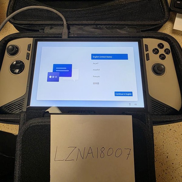 MSI Claw 8 AI Plus - 1 TB, White, 32 GB, Intel Core Ultra 7, Polar Tempest Edition