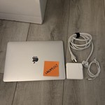 Good MacBook Pro 2020 - 13 inch - 512 GB, Silver, 16 GB, Intel Core i5