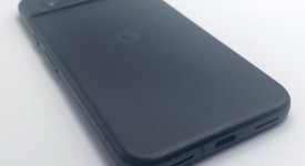 Mint
													Google Pixel 8a - Unlocked, Obsidian, 128 GB, 8 GB, G8HHN, mmWave 5G, photo 4 of 5