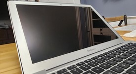 Good
													MacBook Air 2017 - 13" - I5, Silver, 128 GB, 8 GB, photo 4 of 13