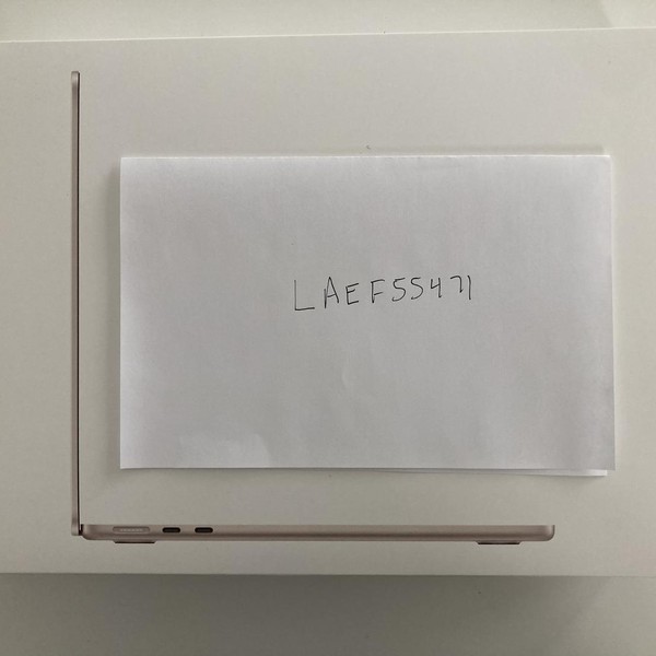 MacBook Air 2026 (M5) - 13 inch - 512 GB, Starlight, 16 GB, Apple M5 10-Core (8-core GPU)