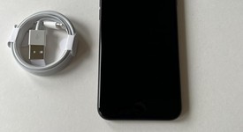 Mint
													Apple iPhone SE 2nd Gen 2020 - Unlocked, Black, 64 GB, A2275, photo 2 of 7