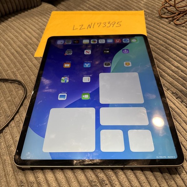 Apple iPad Pro 12.9 inch 4th Gen 2020 - Unlocked, 128 GB, Gray, A2069