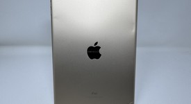 Fair
													Apple iPad 5th Gen - Wi-Fi, Gold, 32 GB, A1822, photo 2 of 6