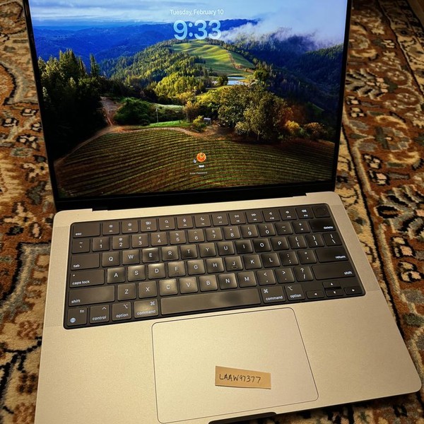 MacBook Pro Late 2023 (M3) - 14 inch - 512 GB, Silver, 8 GB, Apple M3, 10-core GPU