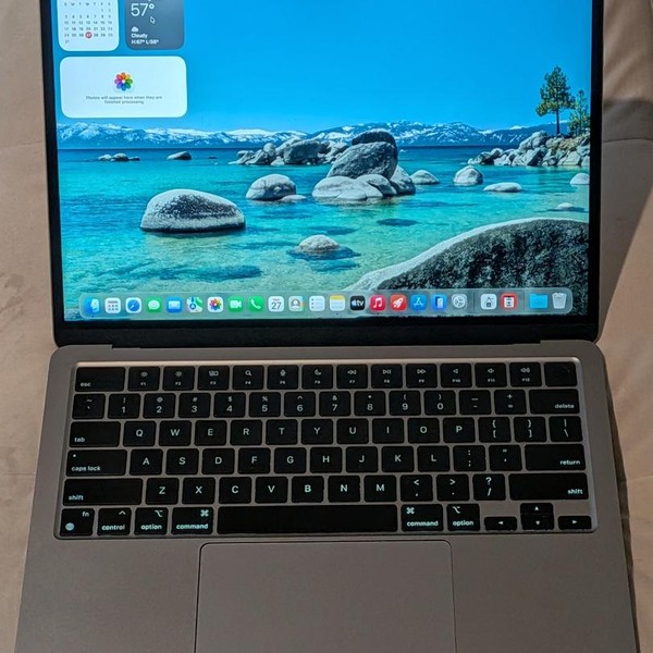 MacBook Air 2022 (M2) - 13 inch - 256 GB, Gray, 8 GB, Apple M2