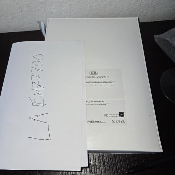 Apple iPad Air (5th Gen) - Wi-Fi, 64 GB, Blue, A2588