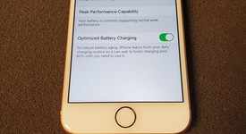 Good
													Apple iPhone 8 - Unlocked, Gold, 64 GB, A1863, photo 4 of 8