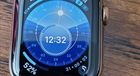 Good
													Apple Watch Series 4 40mm - Unlocked, Gold, A1975 - Cellular, Stainless, photo 3 of 8